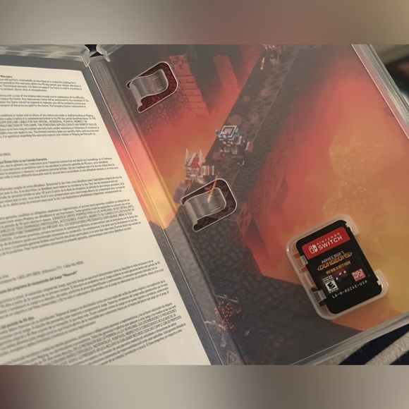 Nintendo Switch Minecraft Dungeons Hero Edition Like New - Picture 9 of 9